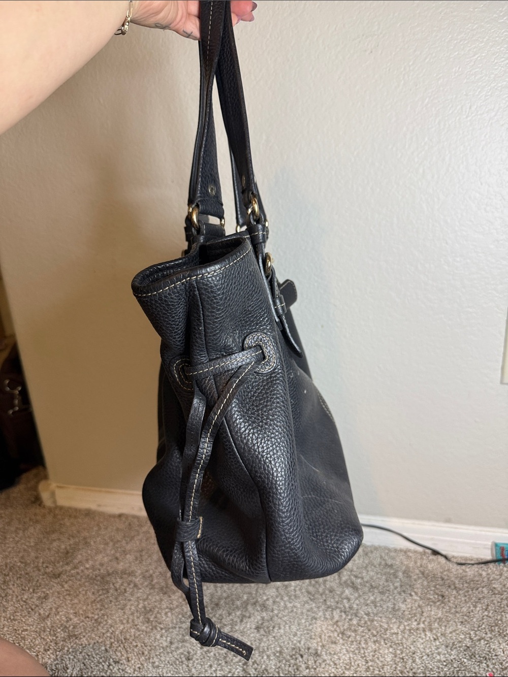 Vintage Dooney Women's Black pebbled Leather Tote Bag with Buckle Accents - Picture 3 of 11